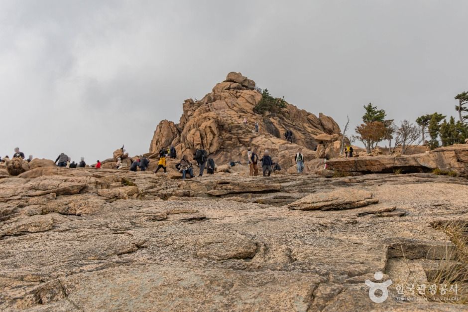 Seoraksan rock ridges in Seoraksan National Park