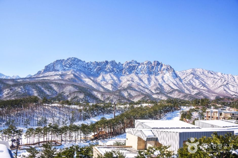 Snow-covered Ulsanbawi seen from the Sogongwon side of Seoraksan in winter